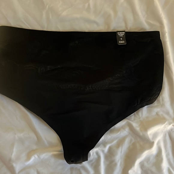 NWT Torrid size 0 highwasted shaper thong (M) - Picture 4 of 8